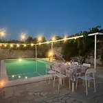 La Corte Di Nunu' Kır Evi *